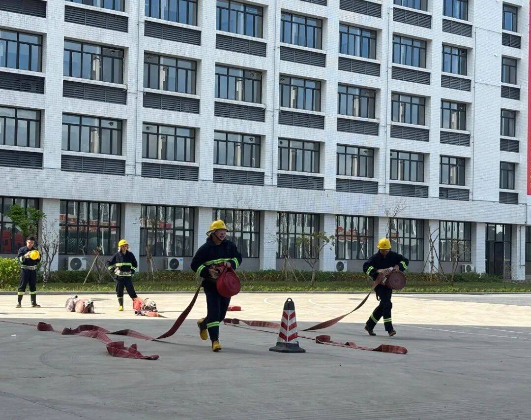 训考结合砺精兵<strong></p>
<p>比特儿海外交易平台</strong>!高新区微型消防站技能培训暨考核顺利举行