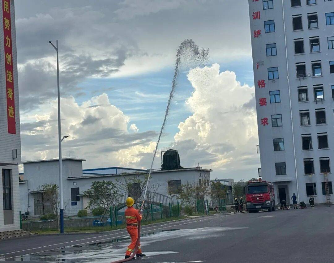 训考结合砺精兵<strong></p>
<p>比特儿海外交易平台</strong>!高新区微型消防站技能培训暨考核顺利举行