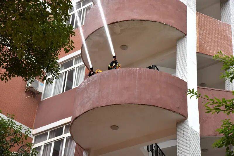 【渝消蓝盾讲师团】消防宣传月进校园 千名师生共上“消防安全课”