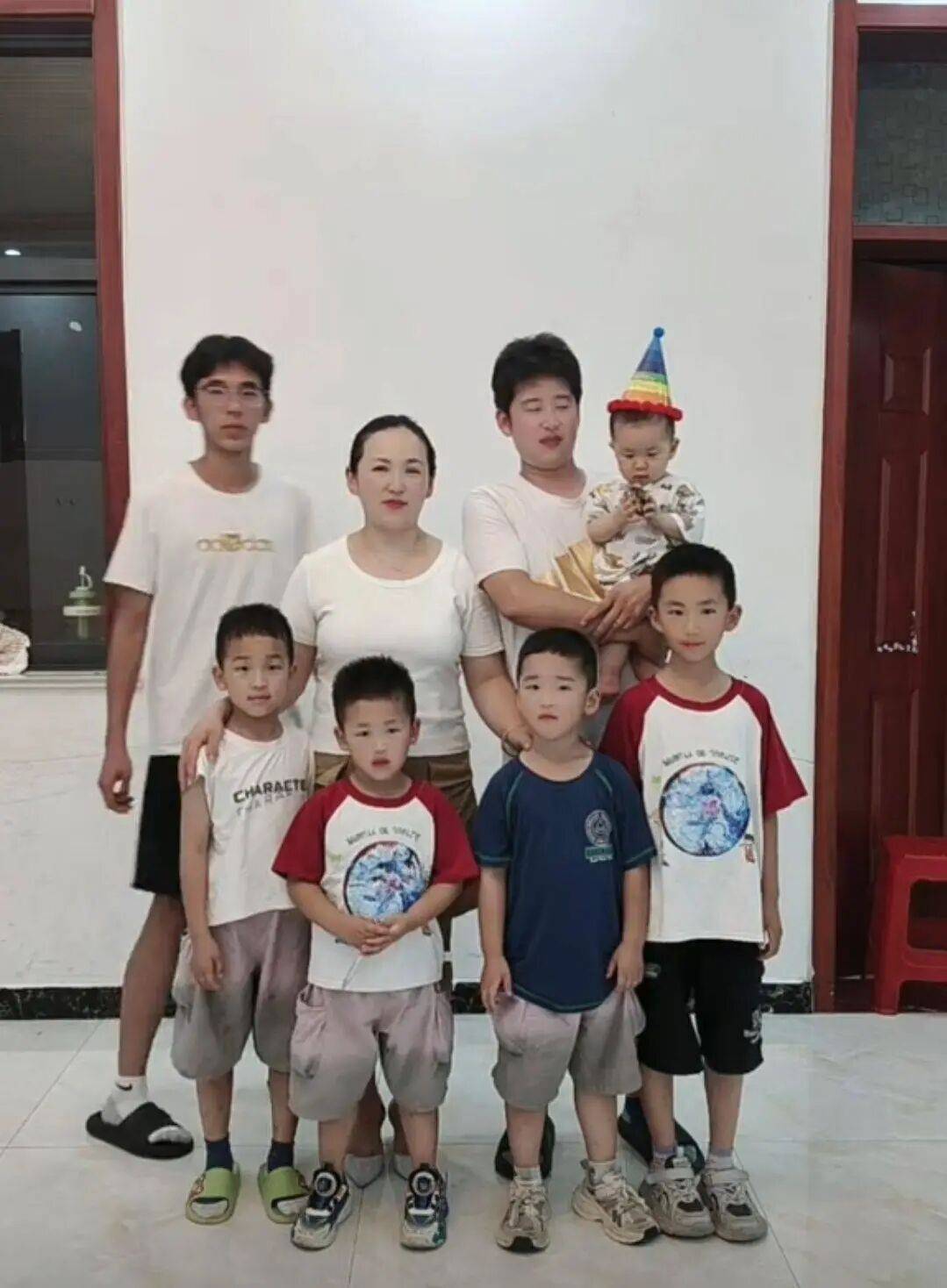 85后夫妻16年生<strong></p>
<p>比特儿暂停</strong>了6个儿子:一直想生个女儿