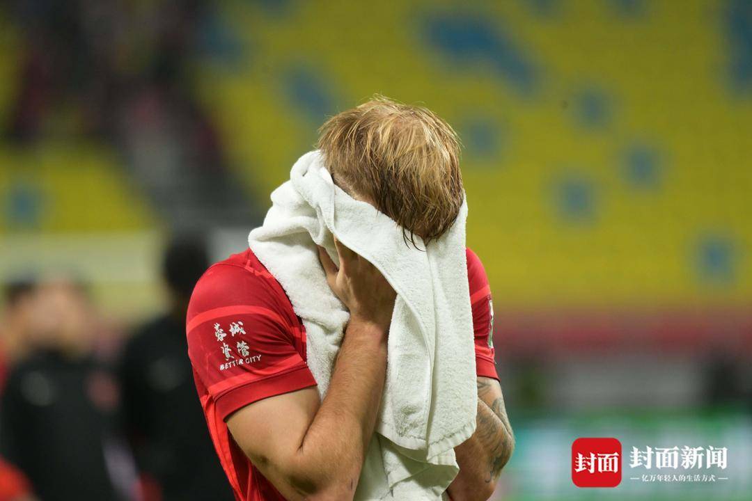 足协认定误判<strong></p>
<p>比特儿暂停</strong>！成都蓉城因裁判两次争议判罚中超争冠梦碎