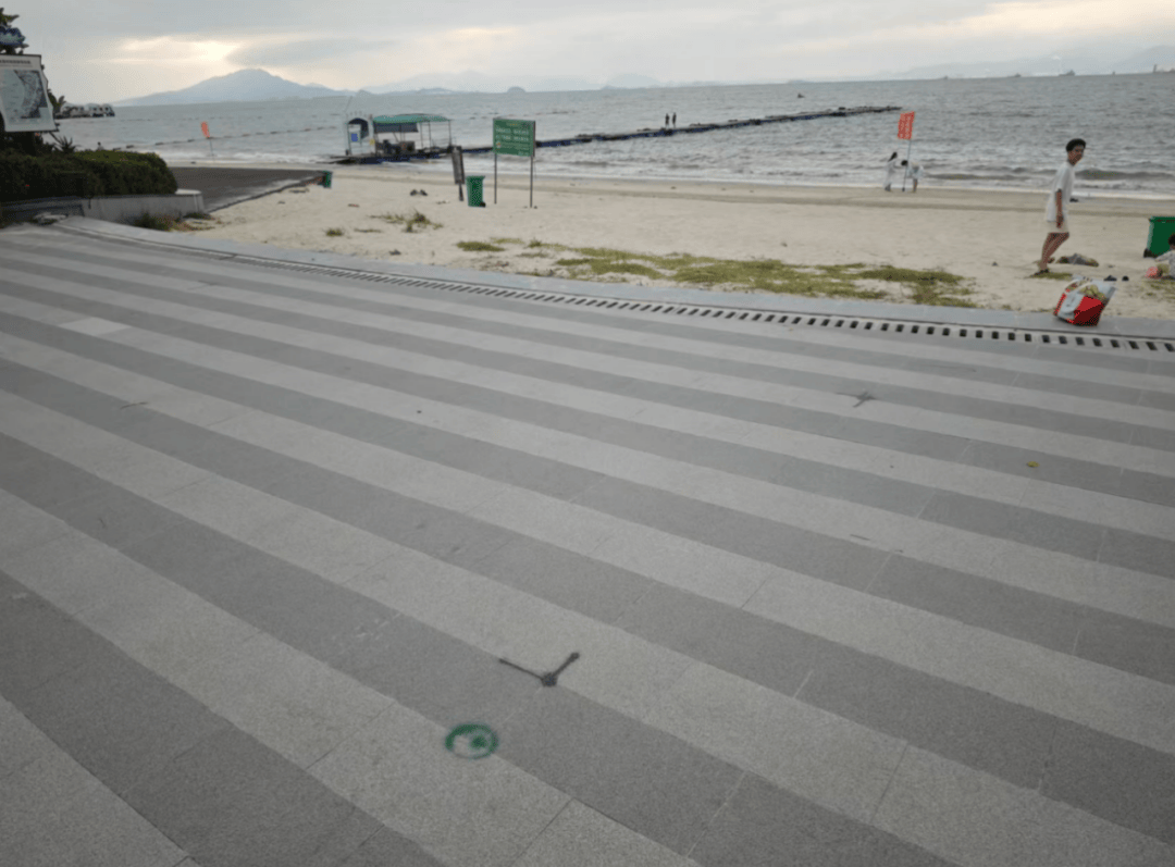 单价1.6万元买的海景房<strong></p>
<p>比特儿新版</strong>，如今二手房仅6000多元！开发商改造道路遭业主强烈反对：散步时景观视野将受明显影响