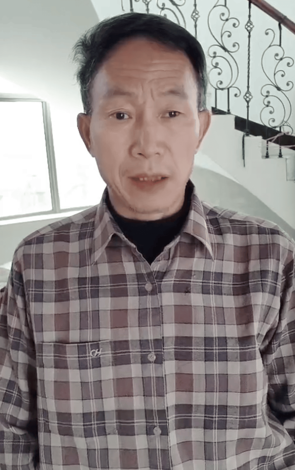 “蛇被我甩开了<strong></p>
<p>桔子虚拟币</strong>，没完全注射毒液”，湖南直播抓蛇被咬伤网红被警方拘留后发声道歉