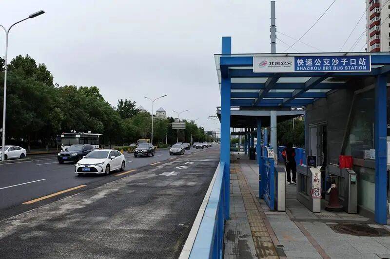 北京快速公交1路前门等4处站台将拆除<strong></p>
<p>一键哥虚拟币</strong>,终点站迁至南二环外