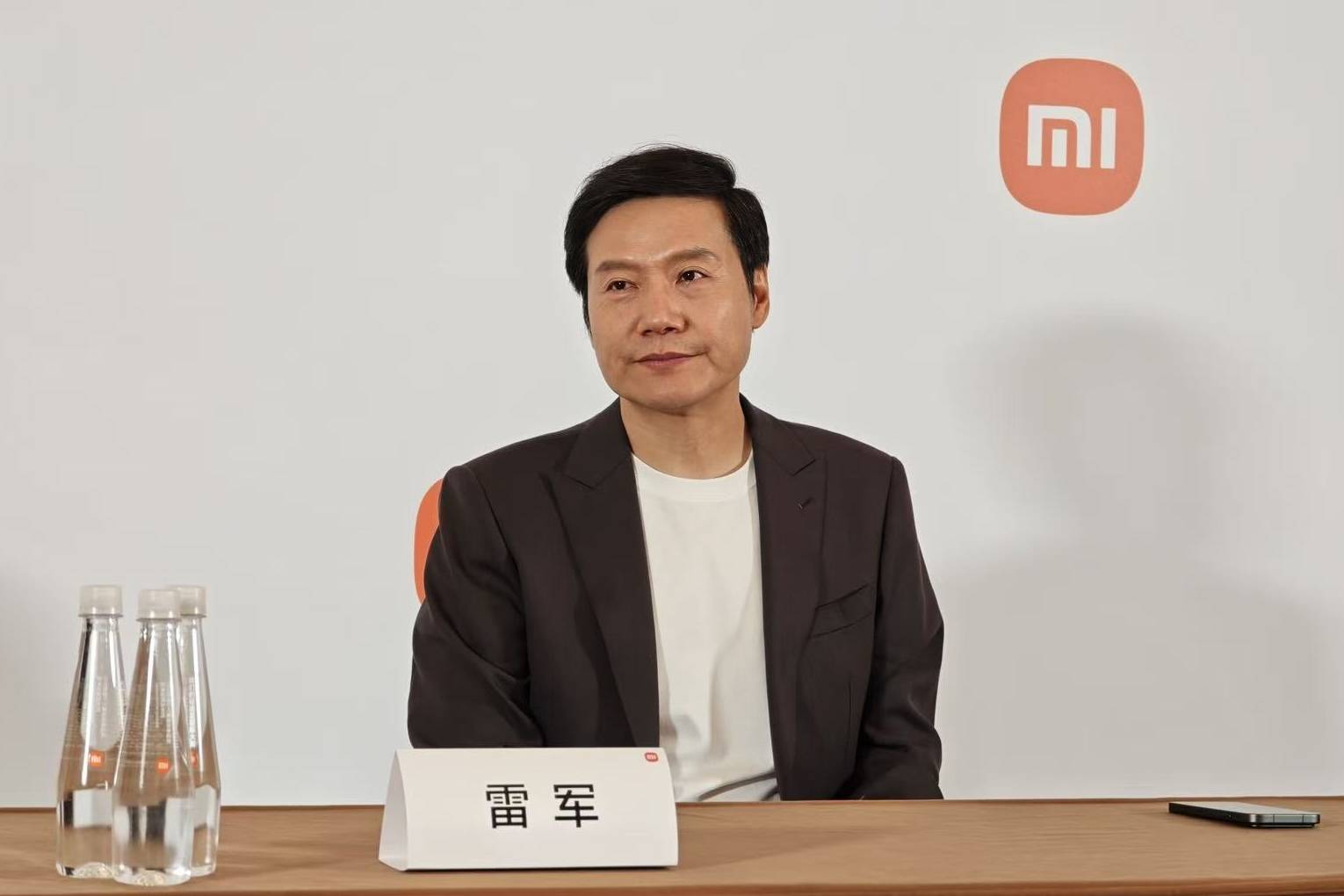 雷军宣布1亿港元增持后<strong></p>
<p>虚拟网领币</strong>,小米港股美股迎来上涨