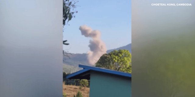 十分罕见！“柬埔寨出动火箭炮，泰国发动空袭”