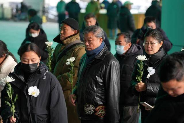 何晴之子追思:妈妈很喜欢雪<strong></p>
<p>牛玩的虚拟币</strong>,北京这场雪好像是为她而下