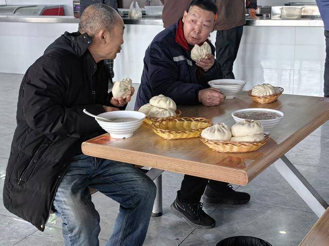 因为包子太好吃<strong></p>
<p>八宝树虚拟币</strong>,河南这家物流企业出圈了!