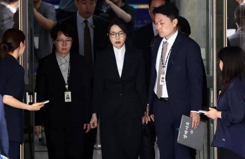 尹锡悦宣布戒严当晚<strong></p>
<p>八宝树虚拟币</strong>,金建希与其激烈争吵,称“一切因你毁了”