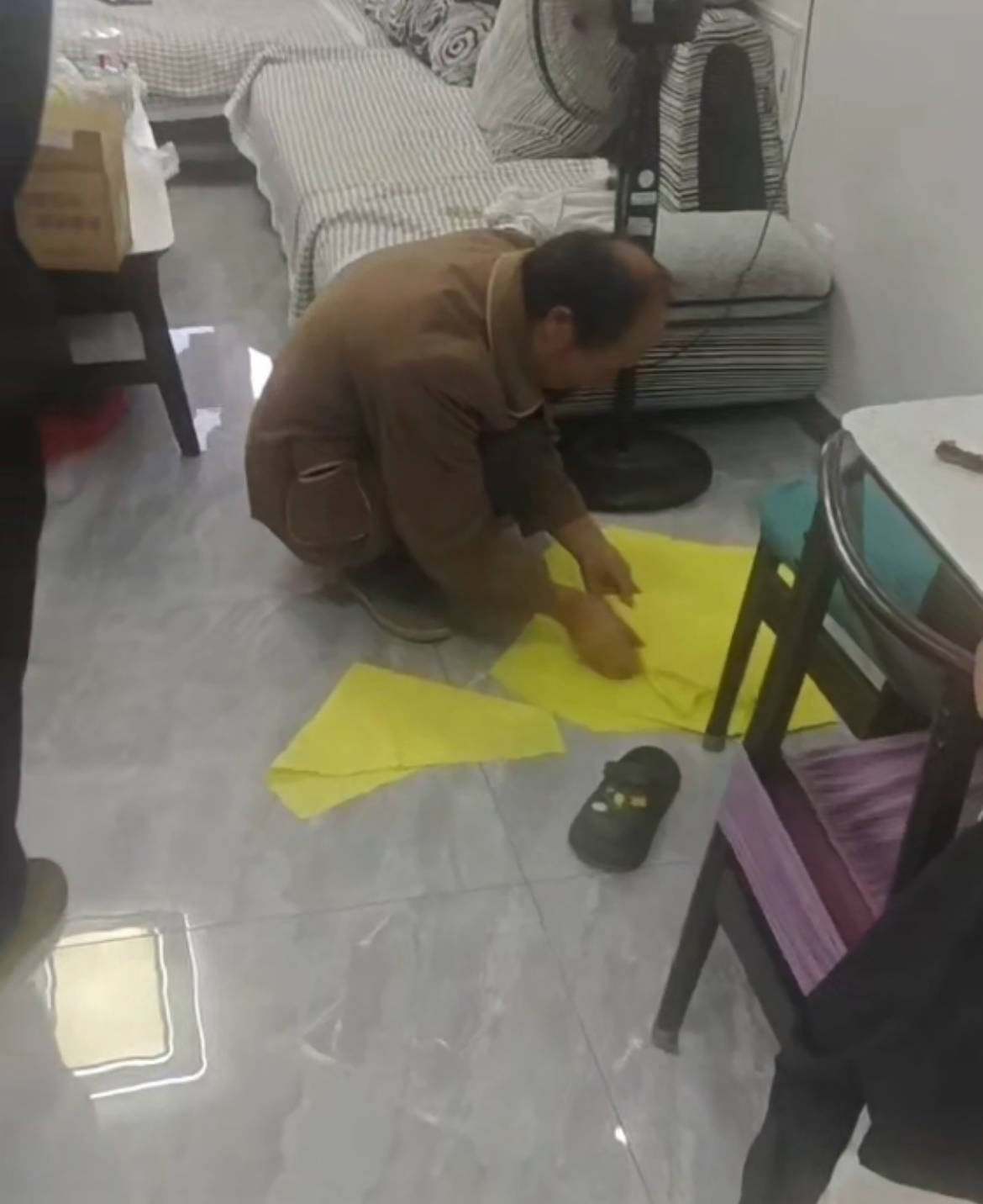 疑因离婚多年的前妻订婚<strong></p>
<p>虚拟币画线</strong>,临沂一男子上门将其杀害,死者家属:检方已提起公诉