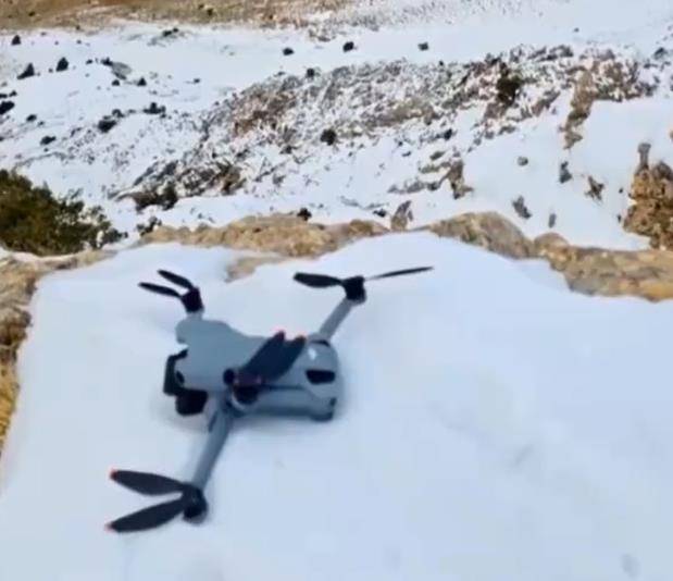 土耳其老鹰空中抓走无人机<strong></p>
<p>虚拟币美金</strong>，带上山顶“玩自拍”