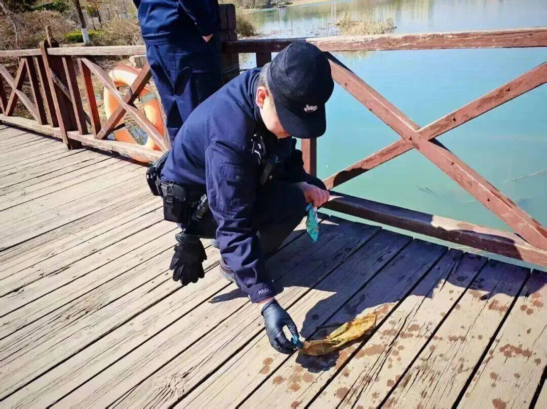 在公园游玩发现子弹<strong></p>
<p>rng虚拟币</strong>，果断报警！淄博这两名小学生，真棒！