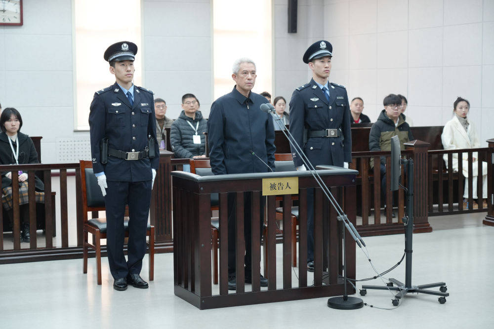 两“虎”任上被查<strong></p>
<p>rng虚拟币</strong>，正部级老虎被开除党籍！受贿6.13亿，谭瑞松被判死缓