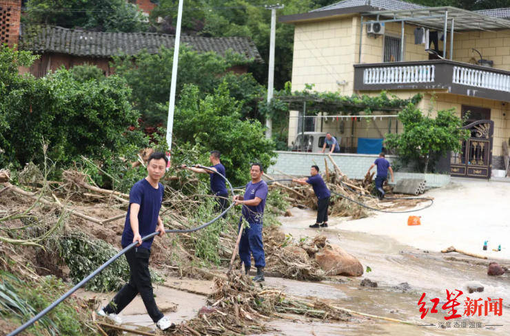 凌晨2点打电话叫醒村民的“谢会计”遇难<strong></p>
<p>比特币是虚拟</strong>，妻子弟弟仍失联